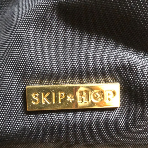 Skip Hop Chelsea Downtown Chic Diaper Satchel - Picture 5 of 6